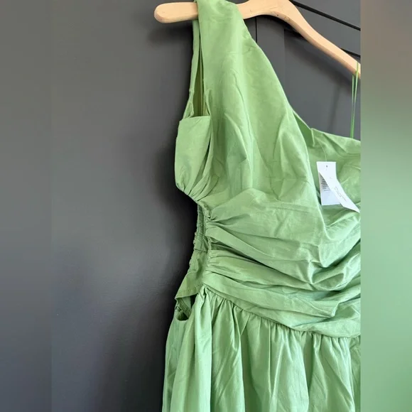 NWT • Abercrombie & Fitch One-Shoulder Cutout Maxi Green Dress • Large - Picture 6 of 10